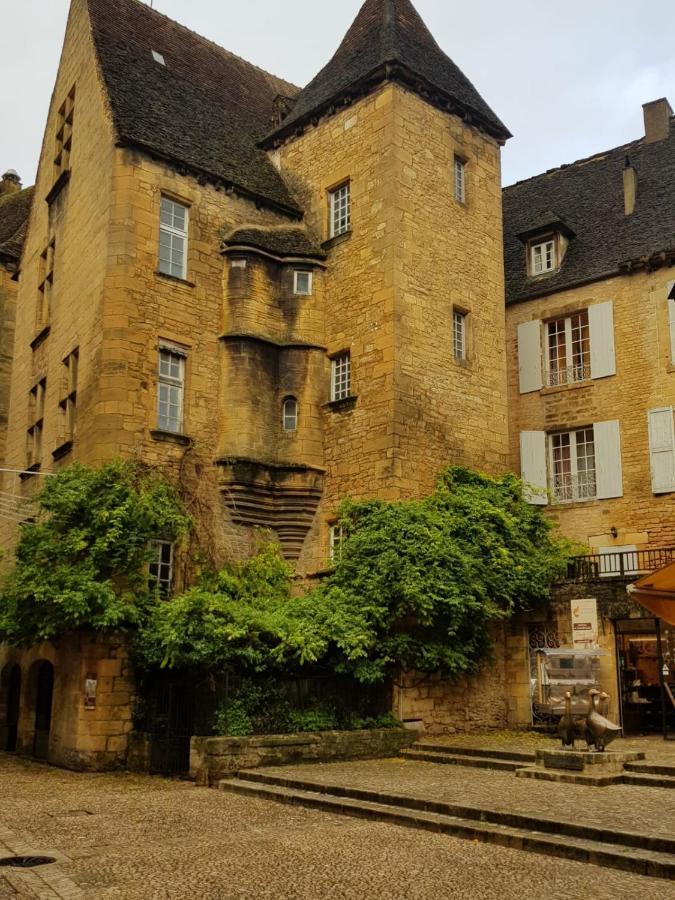 Hotel Confort Le Moulin Rouge Terrasson Zewnętrze zdjęcie