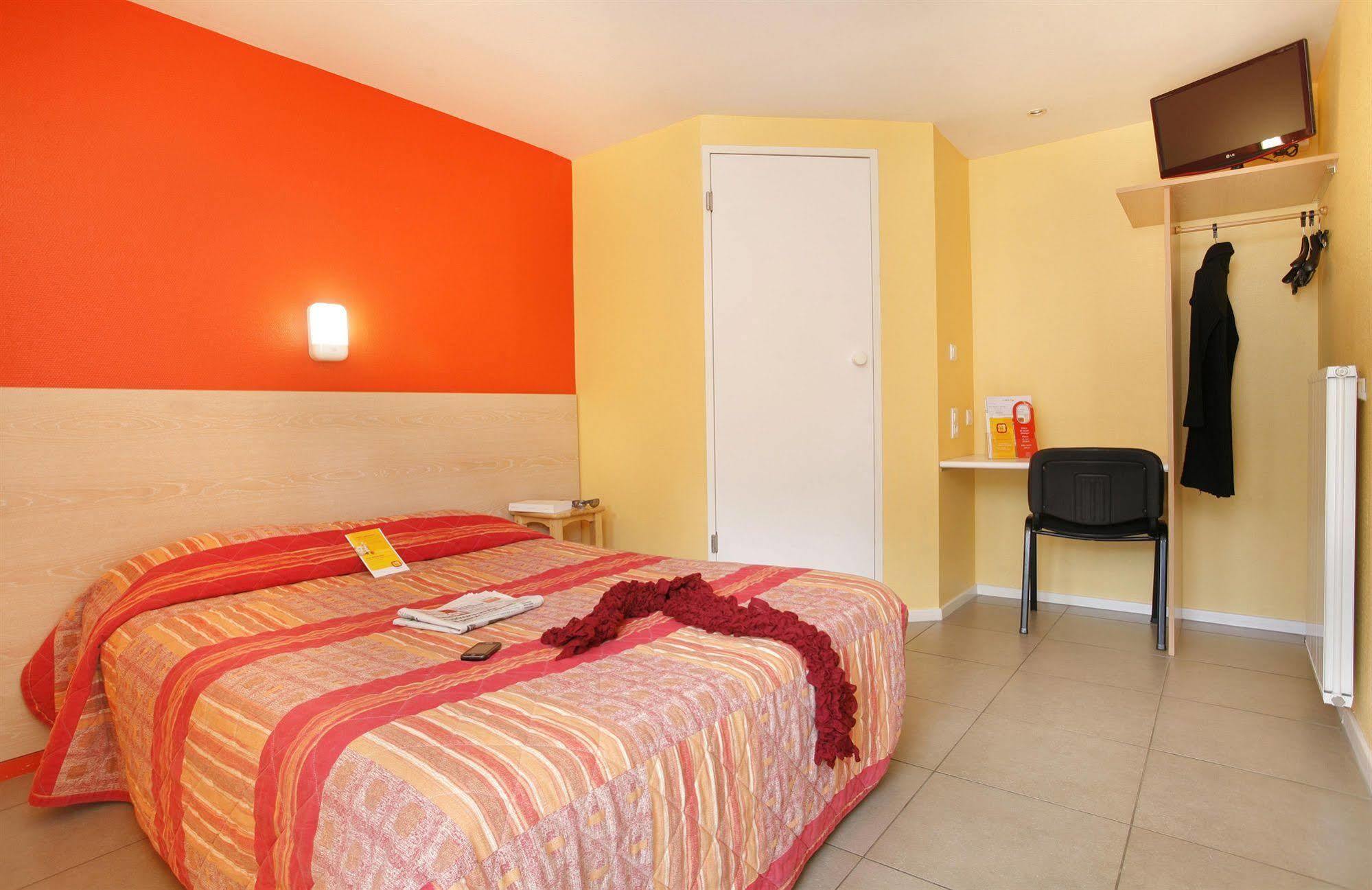 Hotel Confort Le Moulin Rouge Terrasson Zewnętrze zdjęcie